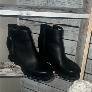 SORREL Wedge Sleek Black Ankle Booties